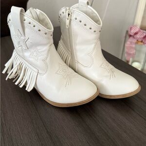 Dream Pairs White Western Fringe Boots toddler girls size 10